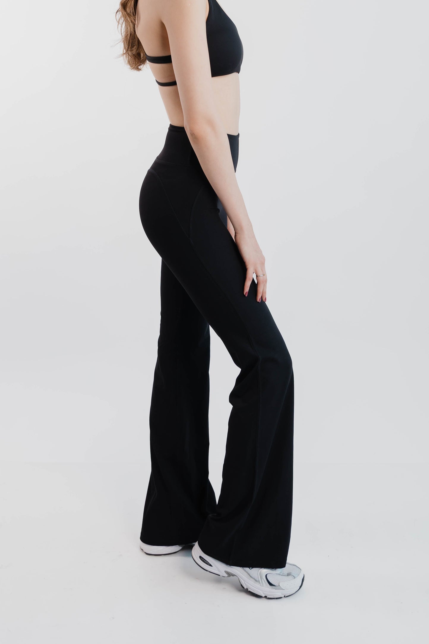 Essential Flared Pant