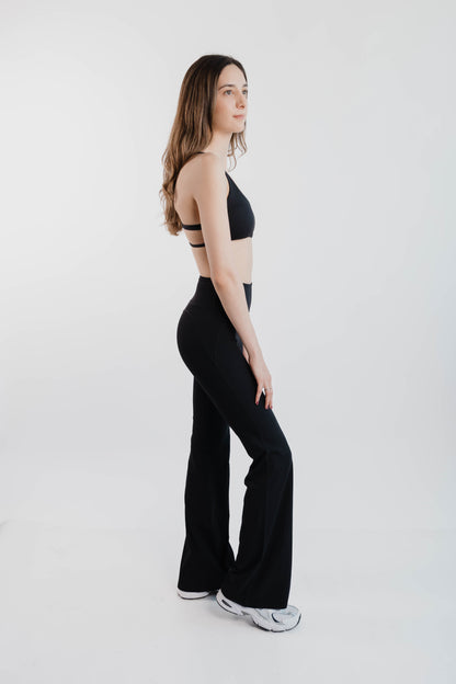 Essential Flared Pant